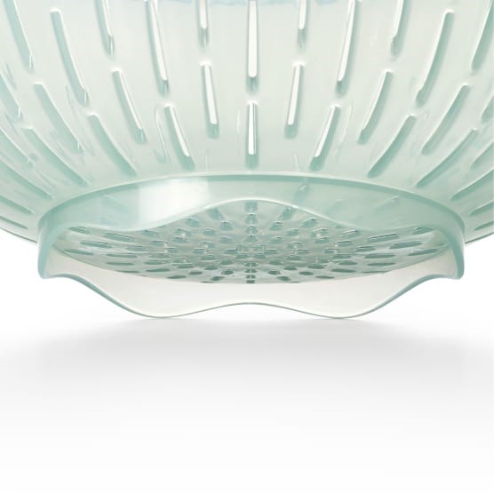 OXO Good Grips Wave Colander 4.7Liter - Image 4