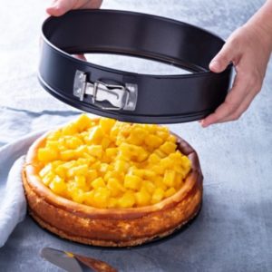 Pyrex Daily Baking Tin Split, 25cm